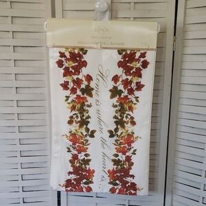 Lenox Decorative Autumn Leaf Table Runner New